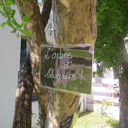 Hotel Kyriad Cap Sud Awinion Zewnętrze zdjęcie