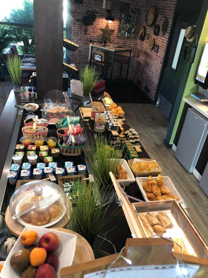 Hotel Kyriad Cap Sud Awinion Zewnętrze zdjęcie