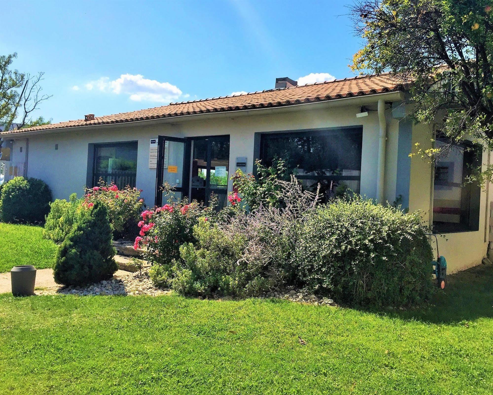 Hotel Kyriad Cap Sud Awinion Zewnętrze zdjęcie