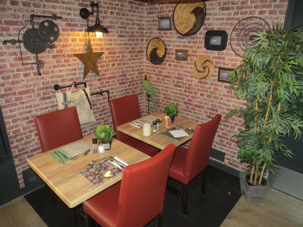 Hotel Kyriad Cap Sud Awinion Zewnętrze zdjęcie