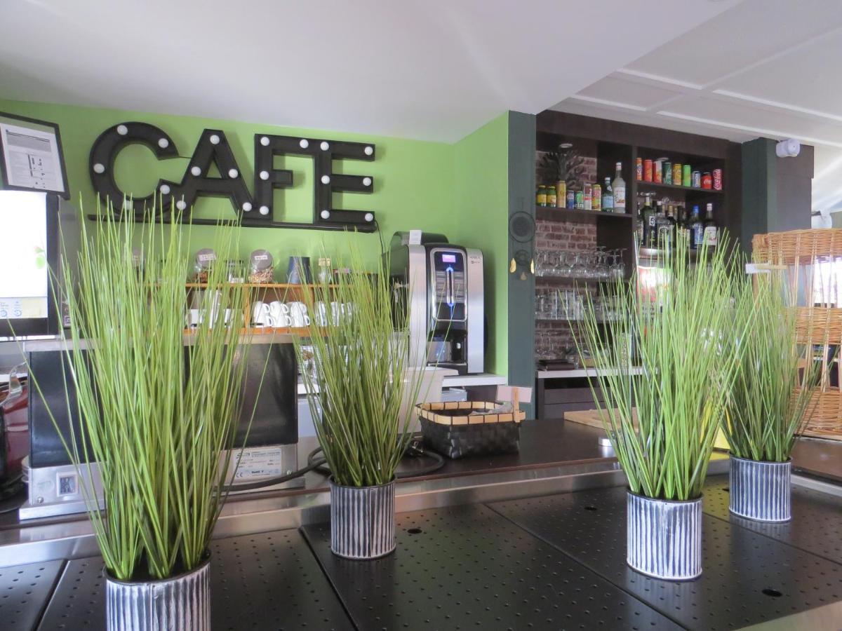 Hotel Kyriad Cap Sud Awinion Zewnętrze zdjęcie